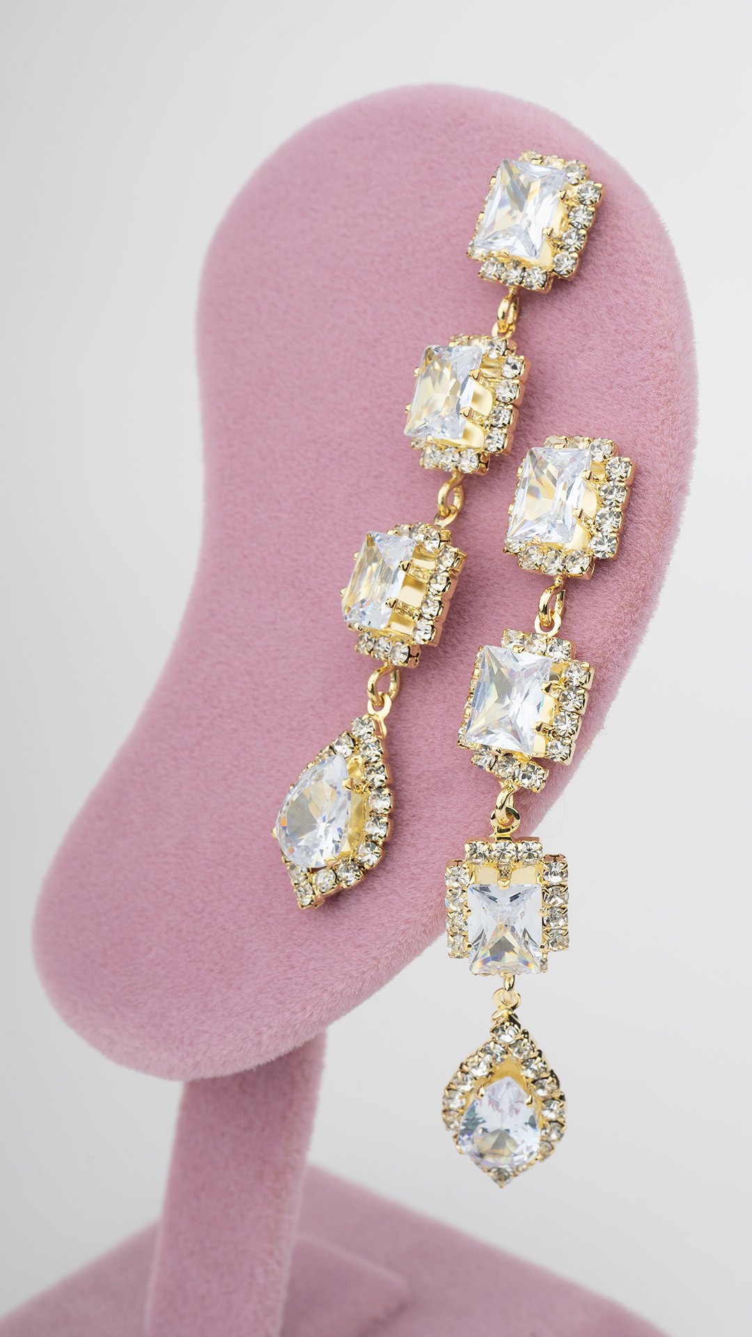 Sallantılı Zircon Taşlı Küpe