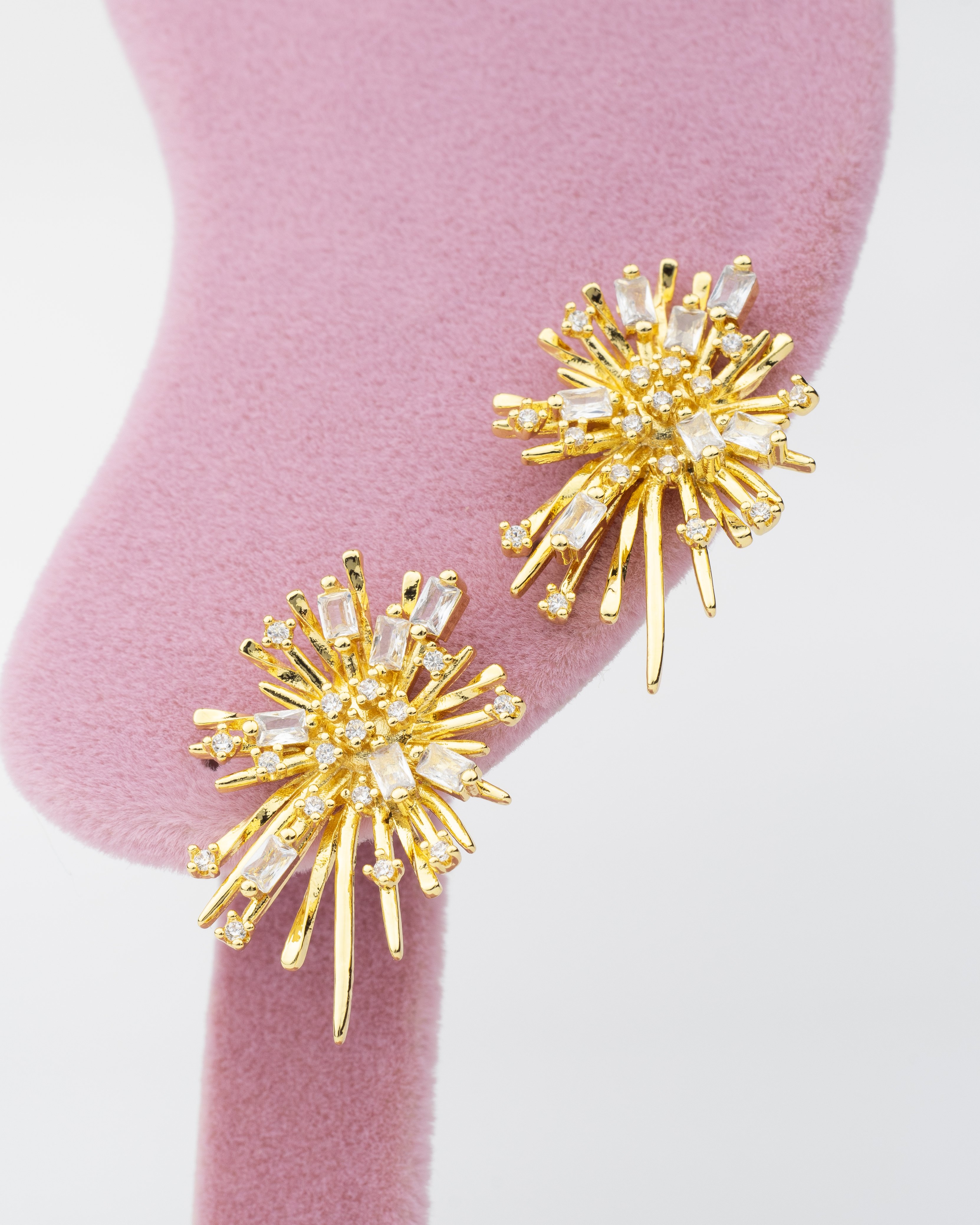 Havaii Fişek Taşlı Küpe