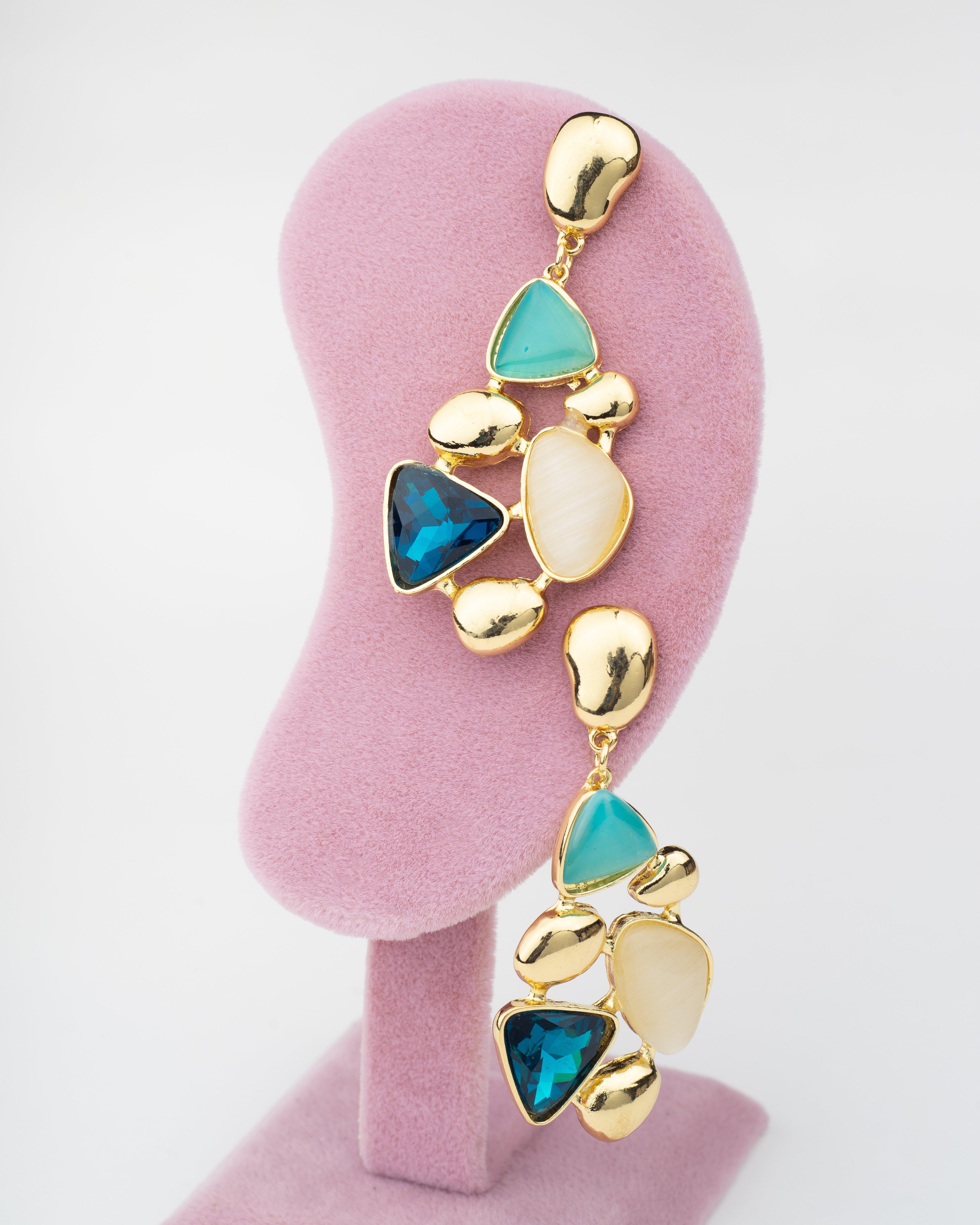 Renkli Taşlı Sallantılı Küpe