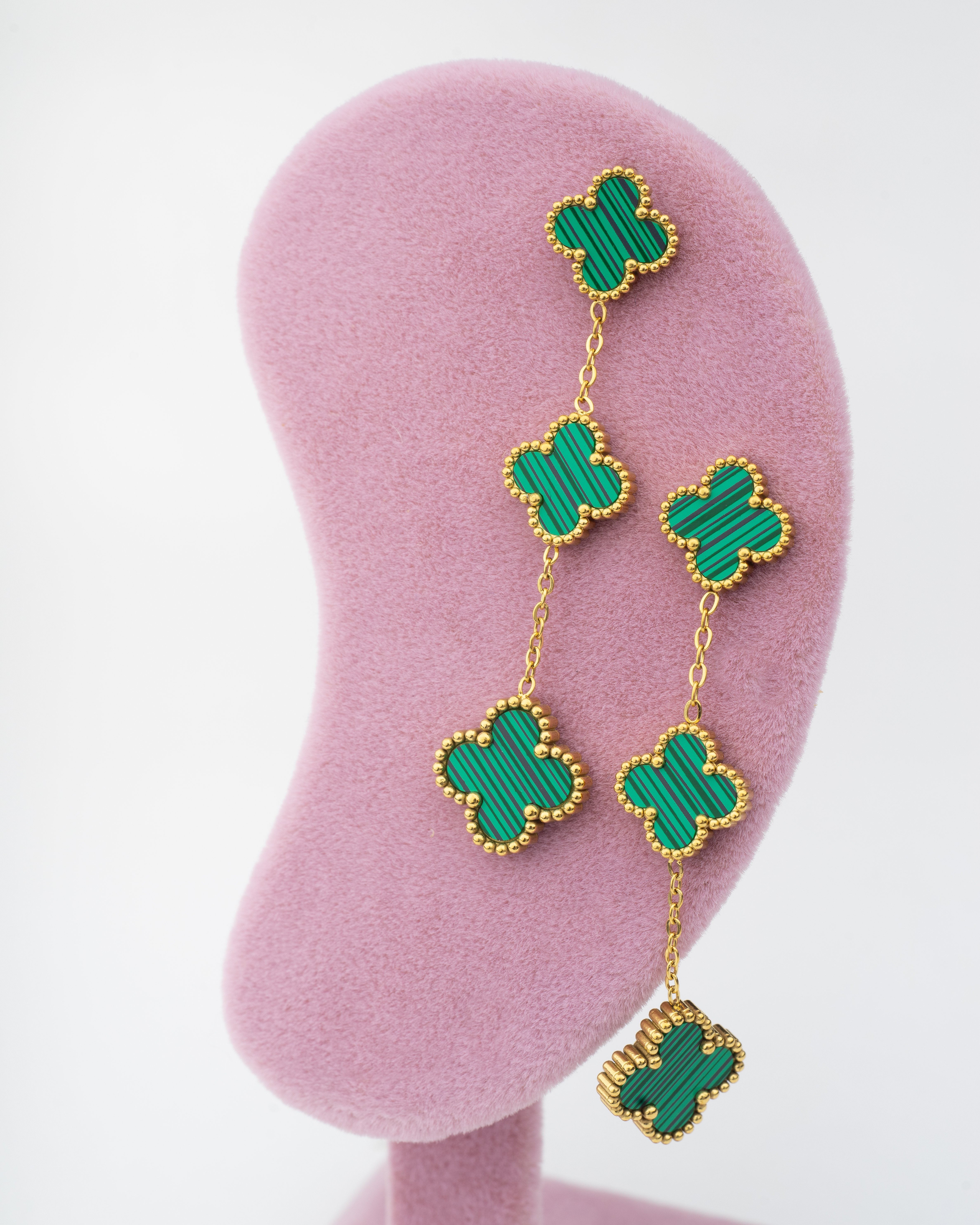 Marka Model Yonca Sallantılı Küpe