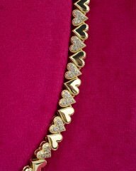 14K VİP Taşlı Sıralı Kalpler Kolye