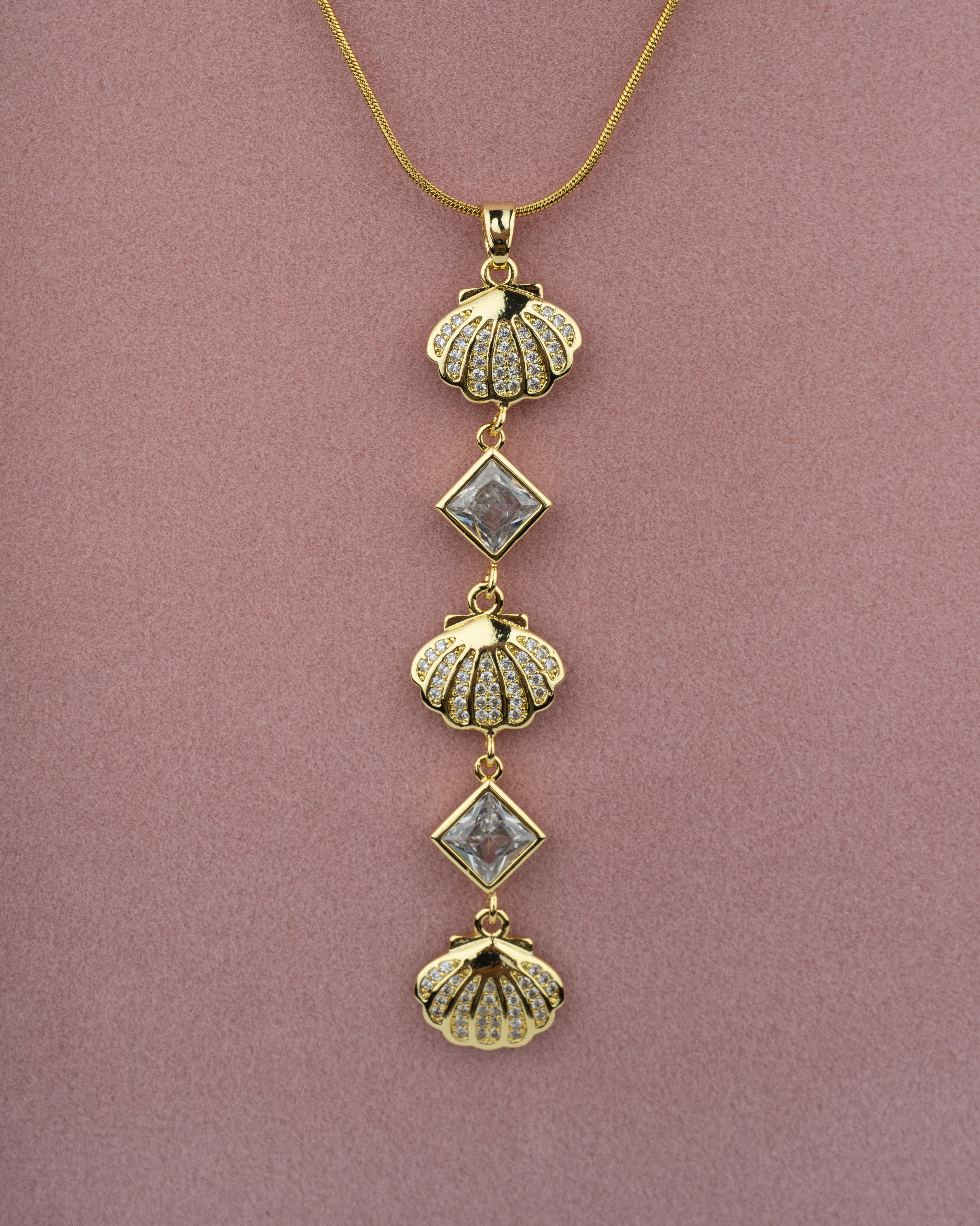 Midye Figürlü Y Kolye