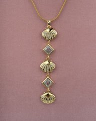 Midye Figürlü Y Kolye