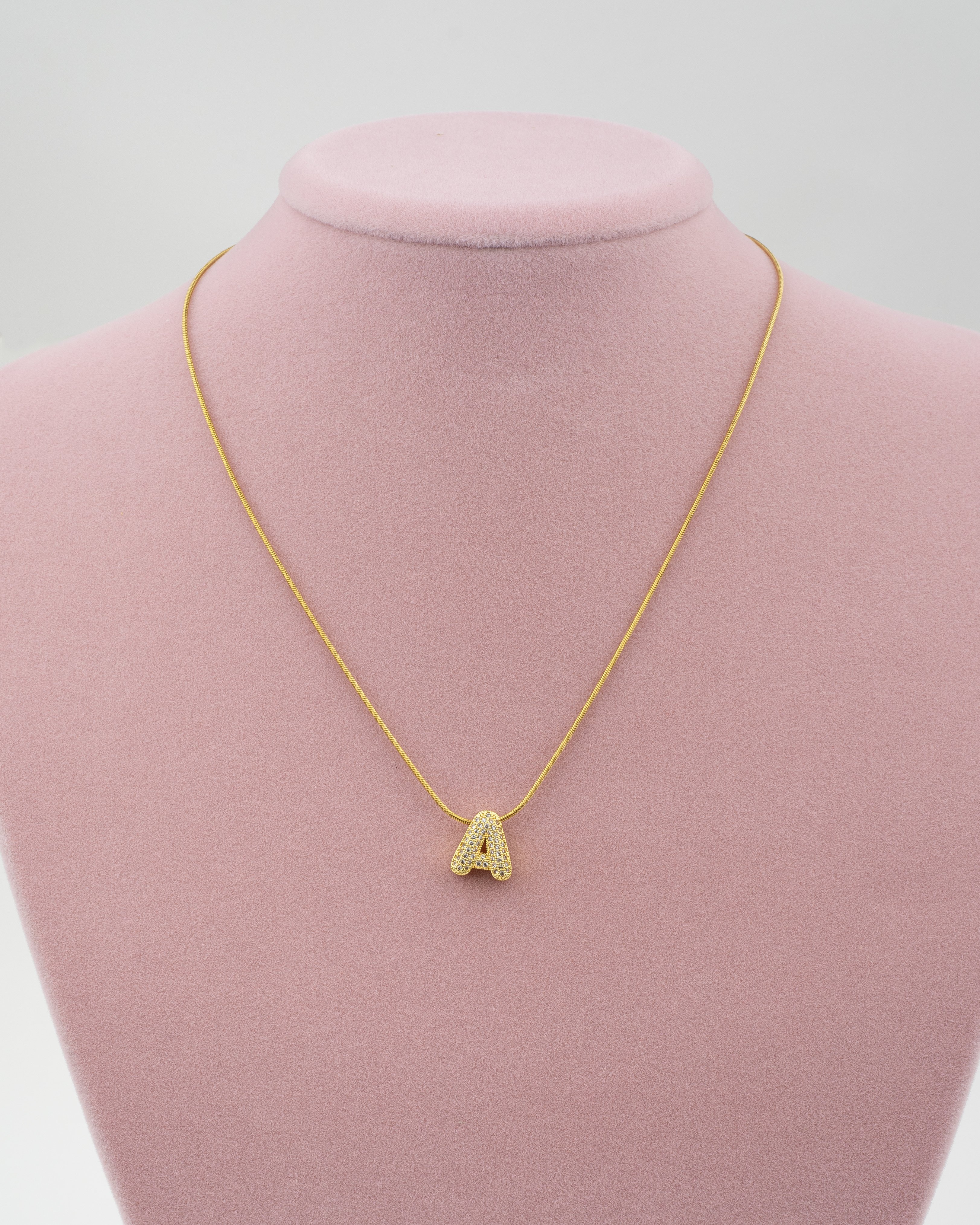 Minimal A Harfi Kolye