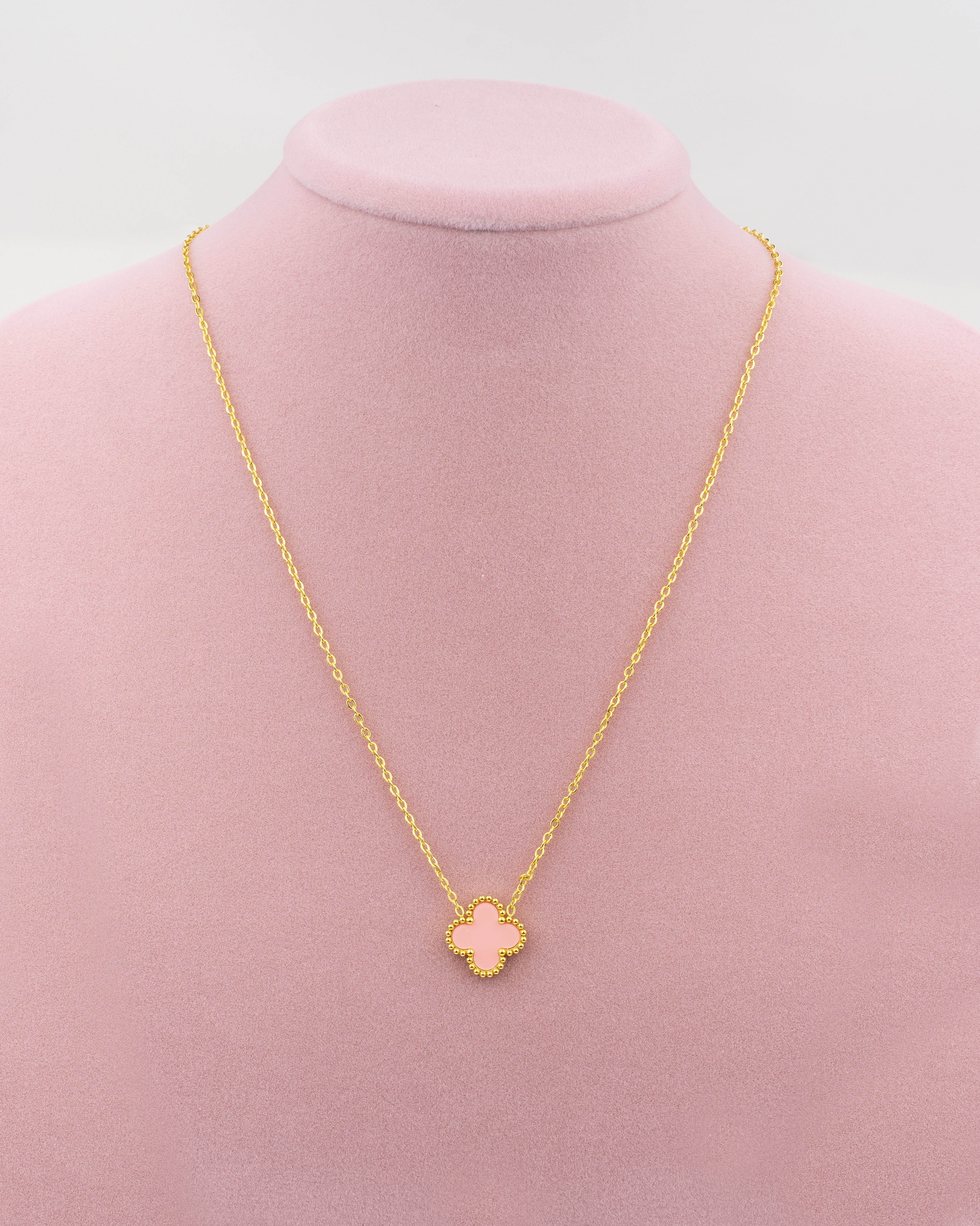 Pembe Yonca Marka Model