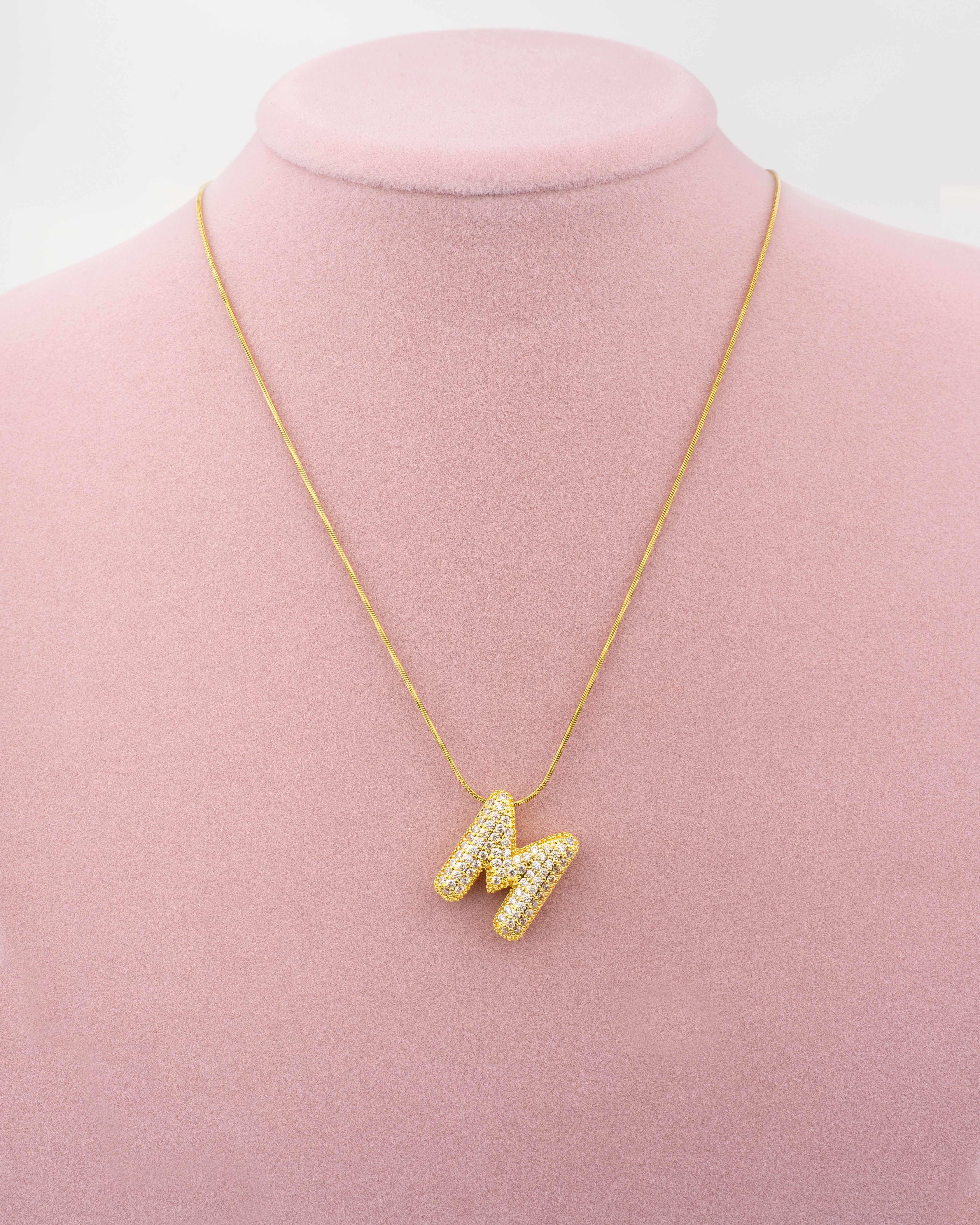 Kaplama Taşlı M Harfli Kolye