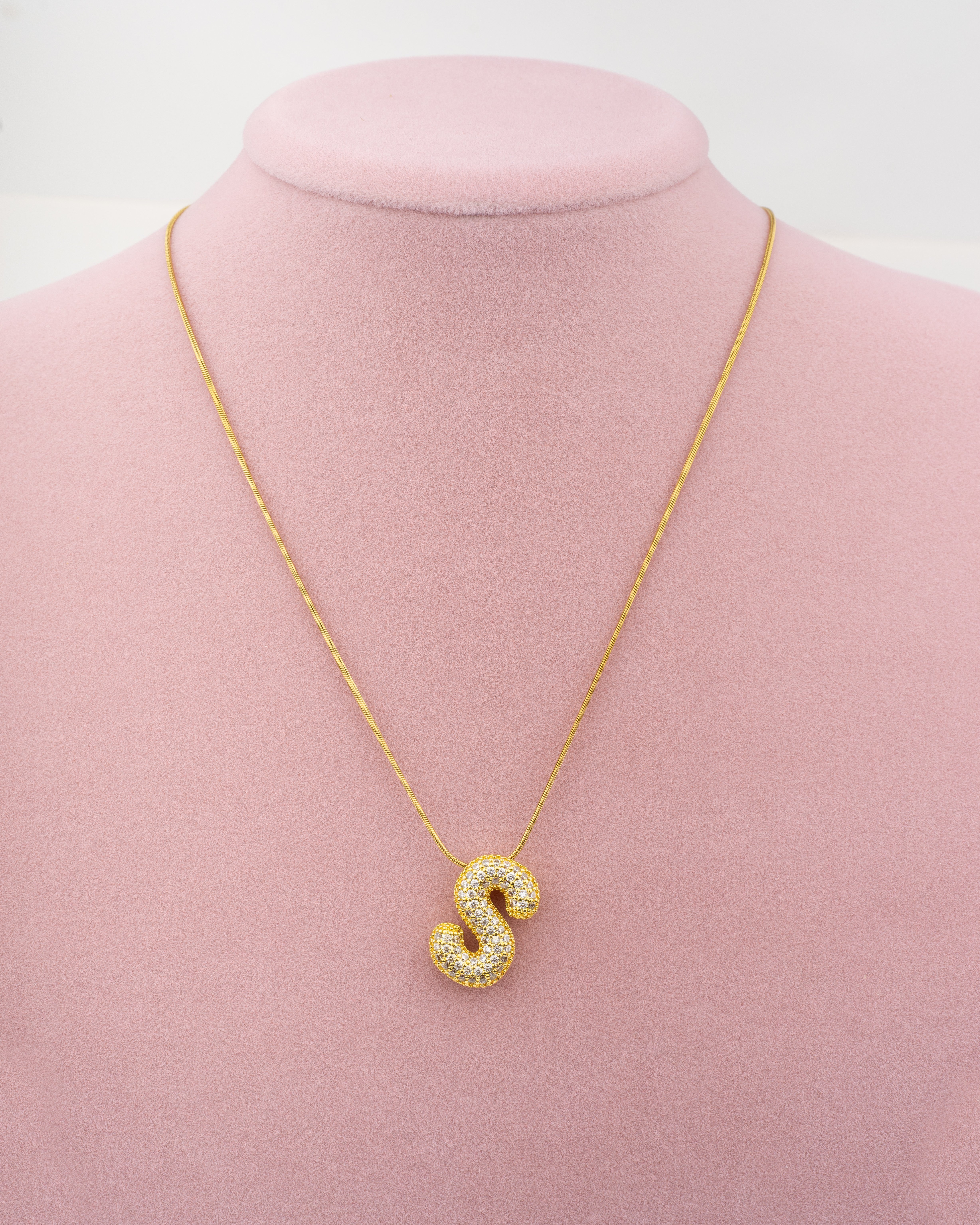 Kaplama Taşlı S Harfli Kolye