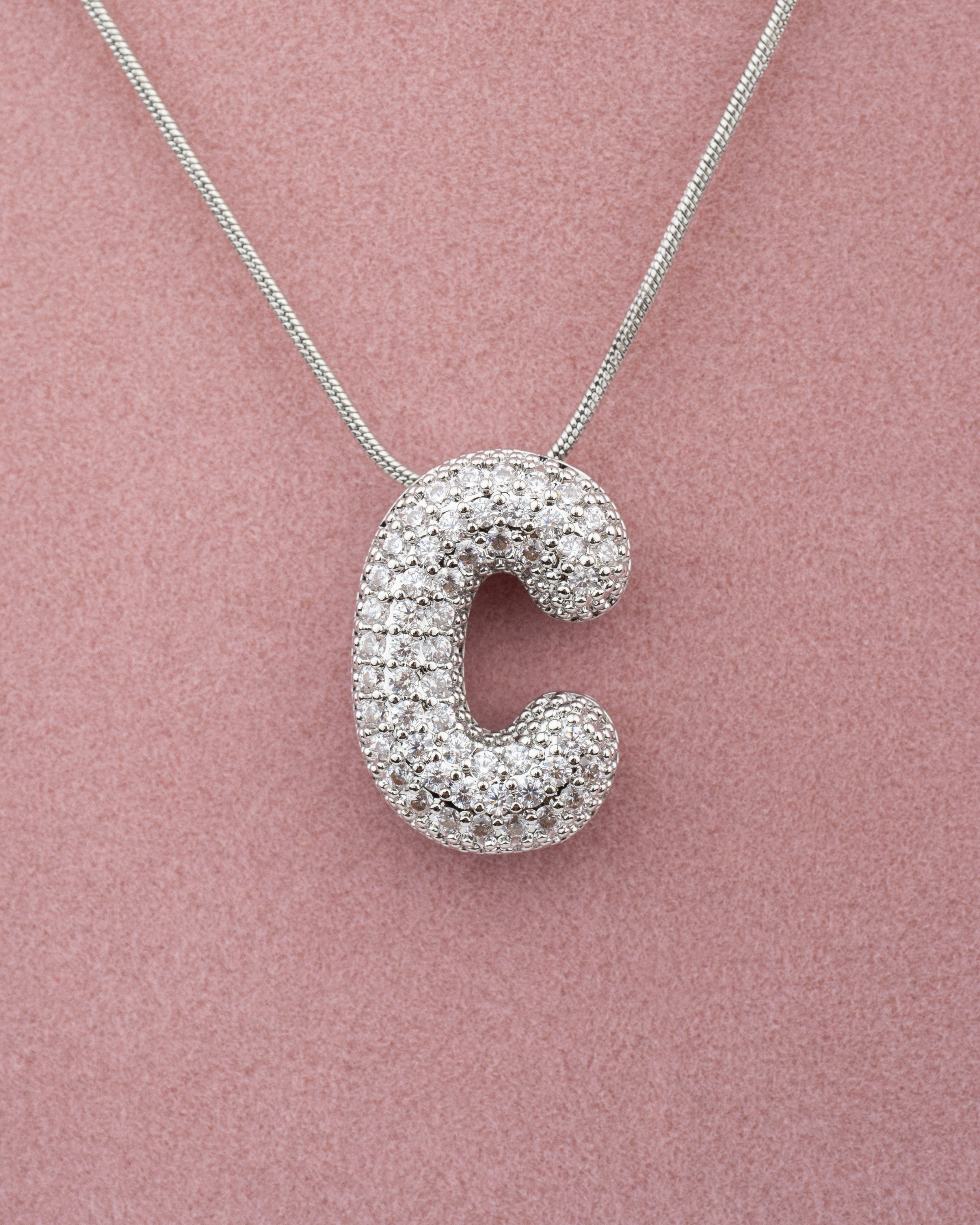 Çelik Taşlı C Harfli Kolye