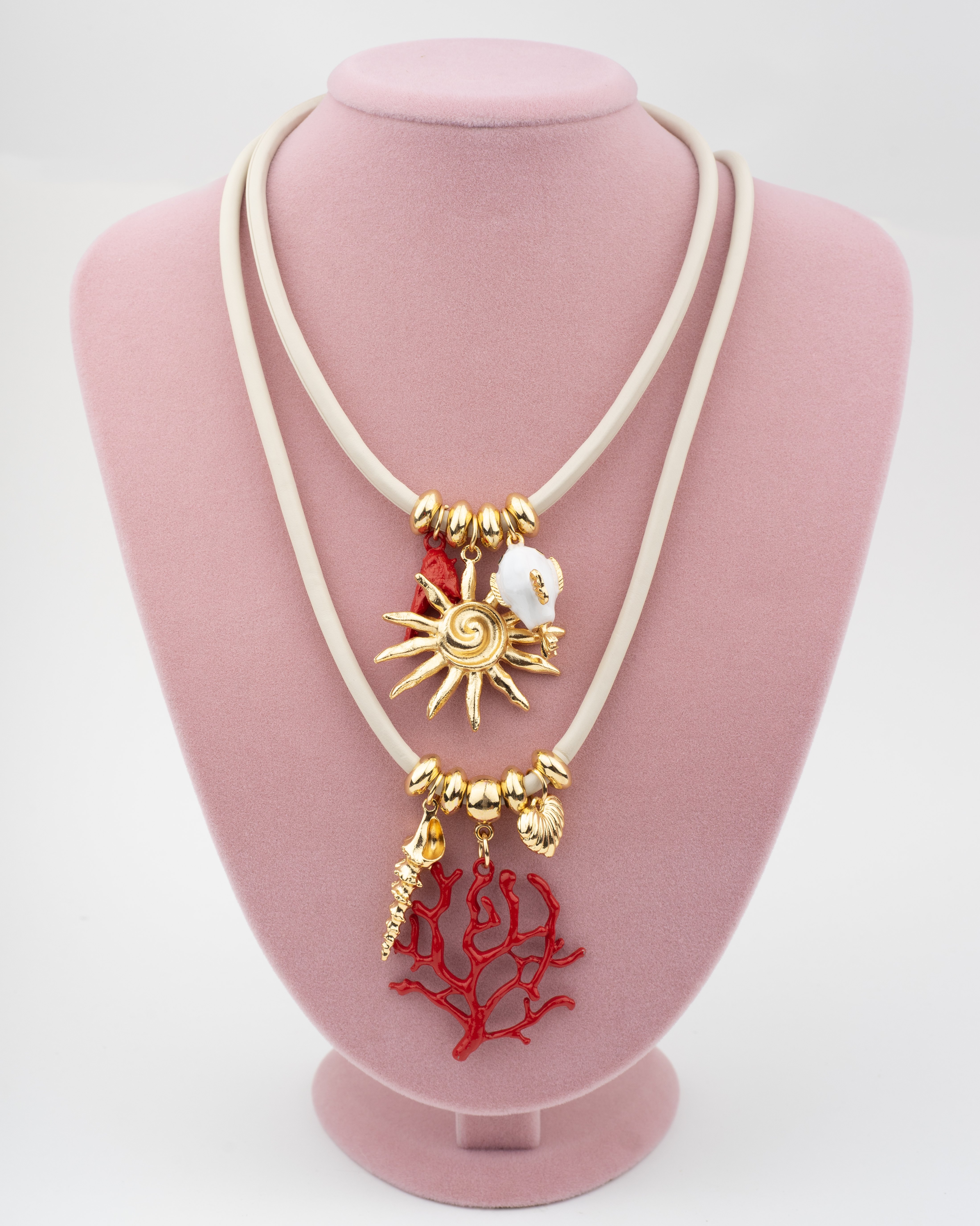 ZRA Model Mercan, Balık Charmlı Kolye