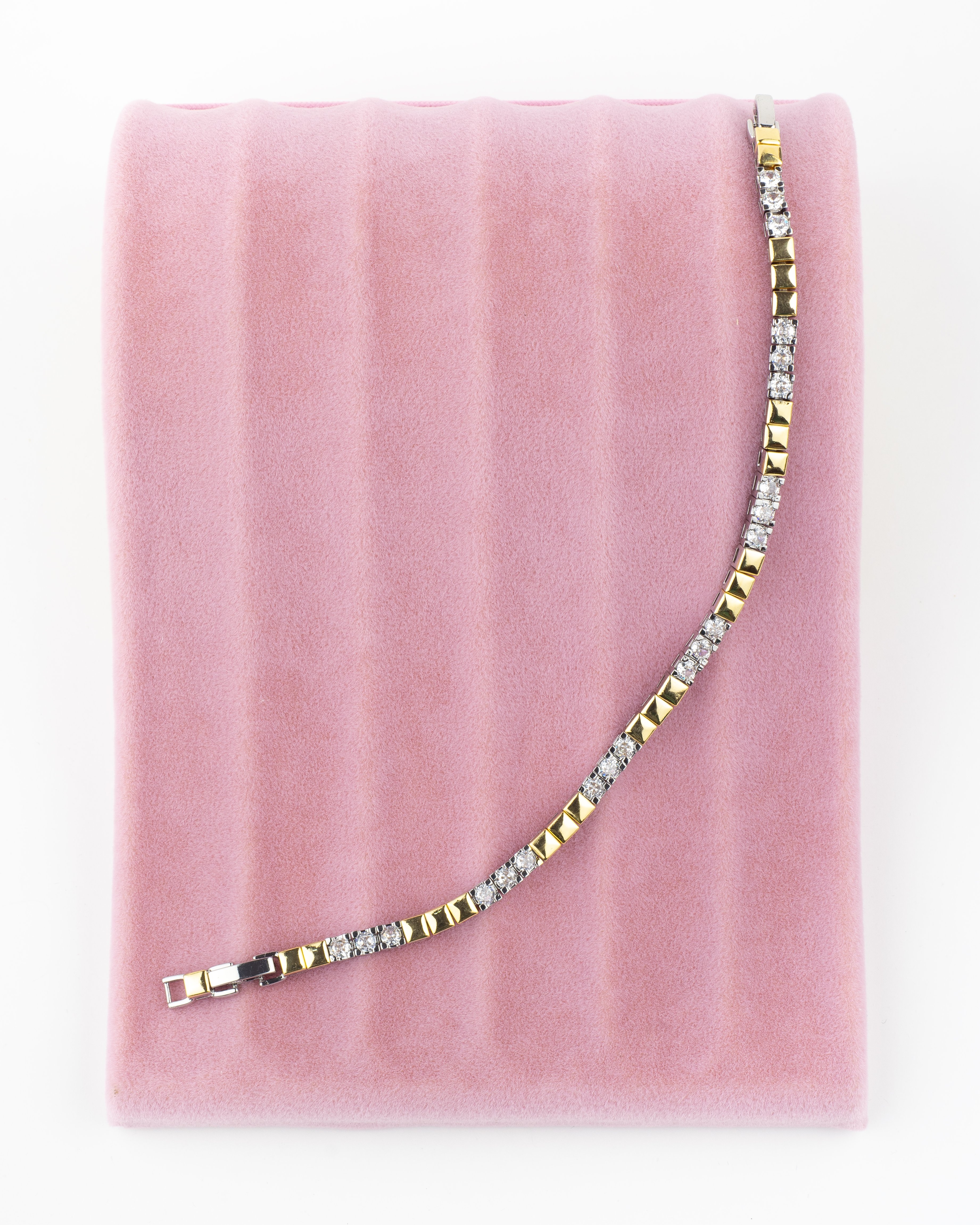 Plaka Detaylı Su Yolu Bileklik