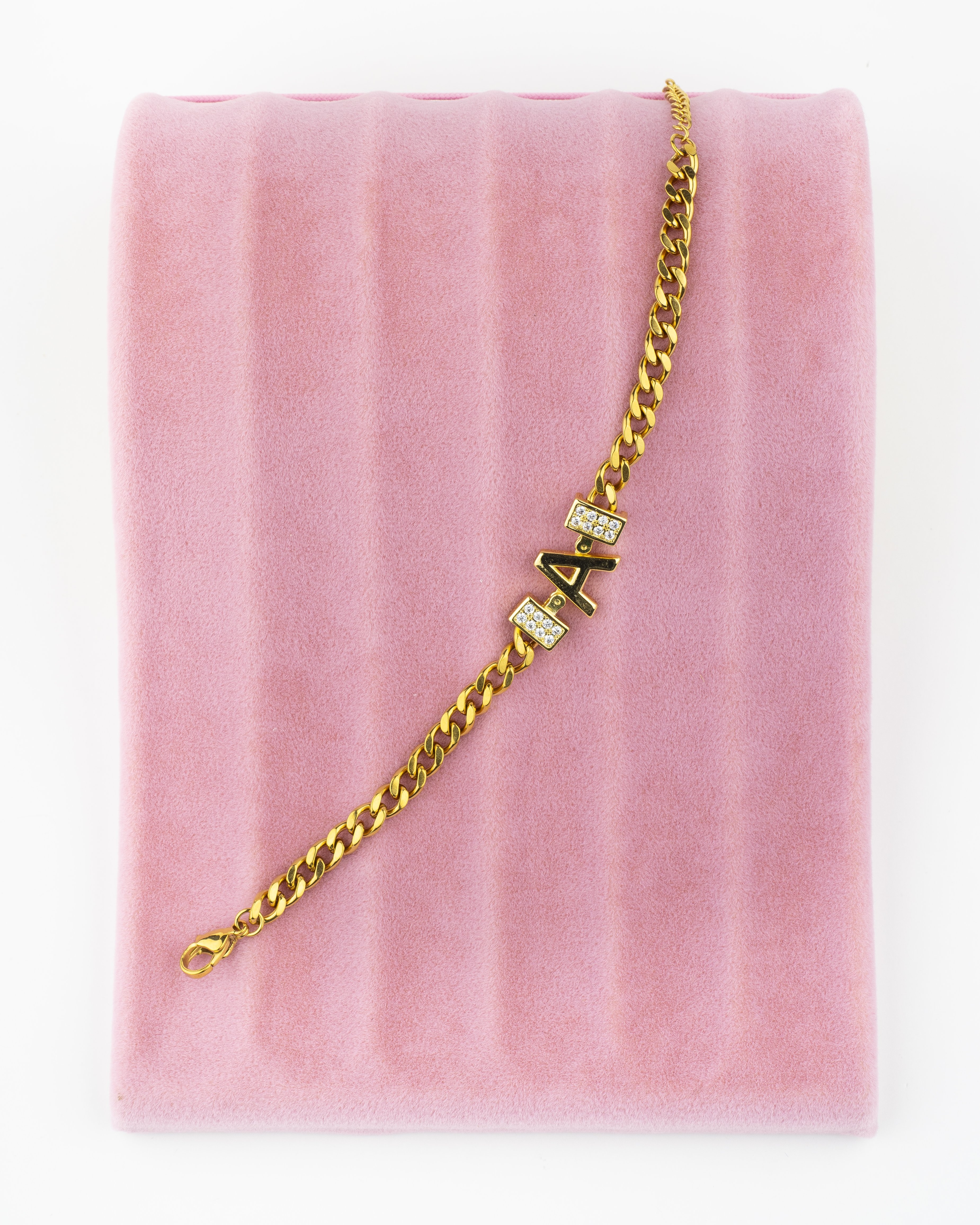 Gold A Harfli Bileklik