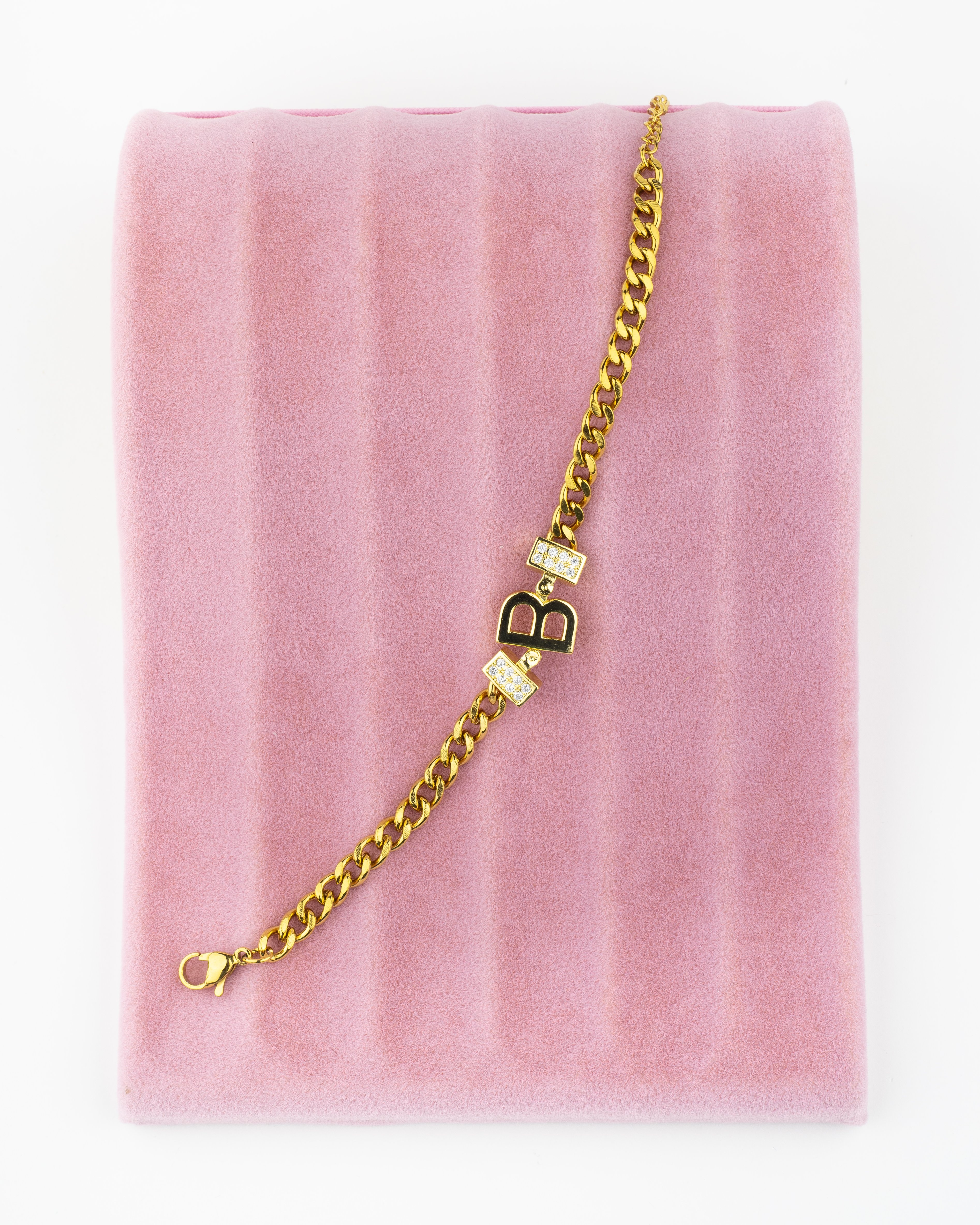 Gold B Harfli Bileklik