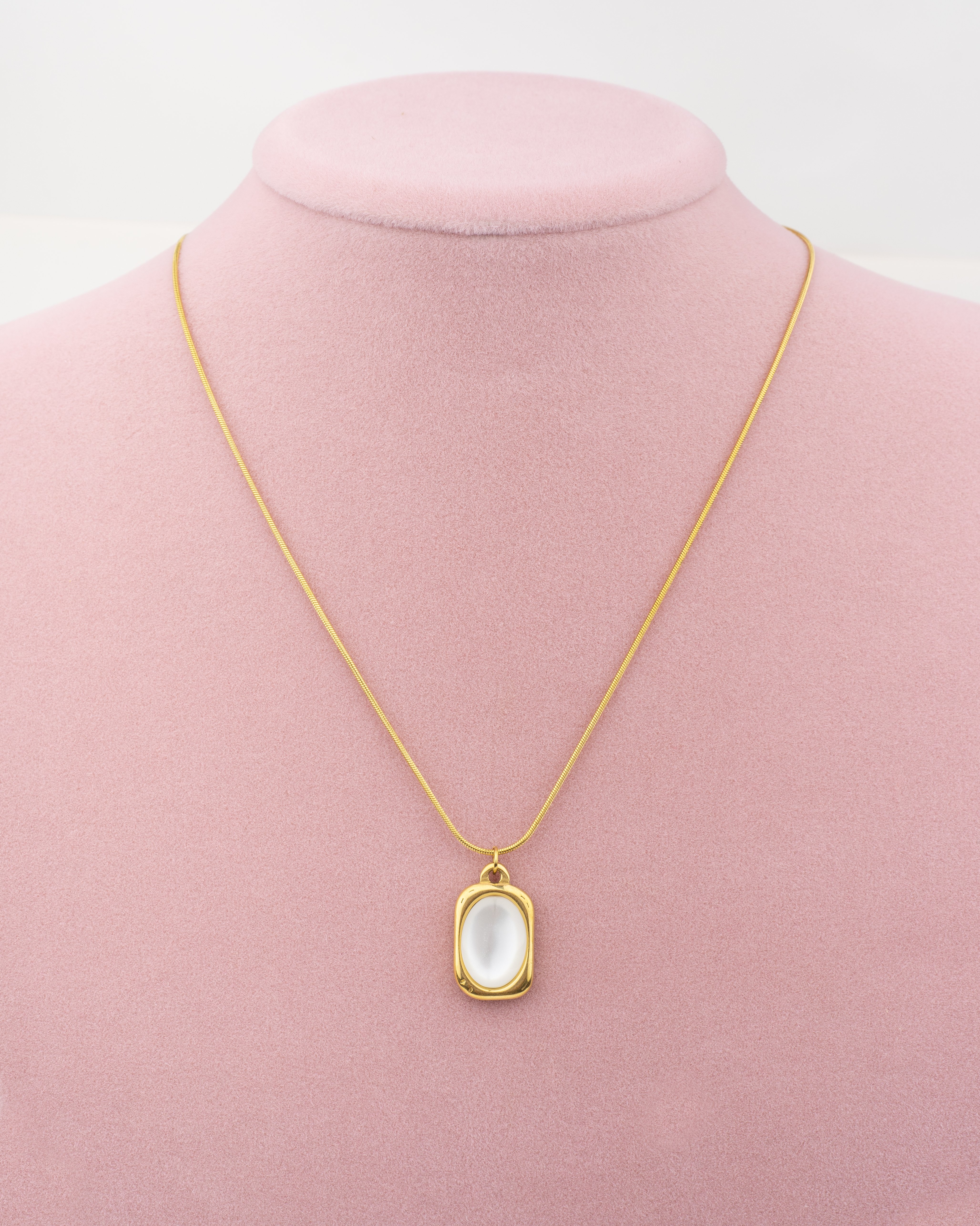 Şeffaf opal Taşlı Çelik Kolye